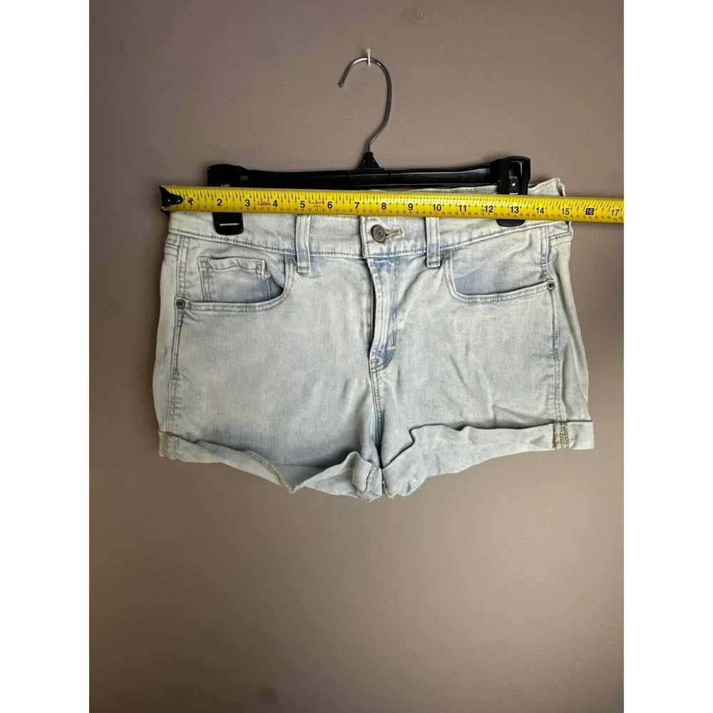 Old Navy Boyfriend Light Wash Cuffed Denim‎ Shorts Womens Size 6 Light Blue